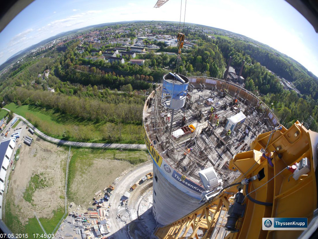 Blick vom Baukran mit Rottweil im Hintergrund